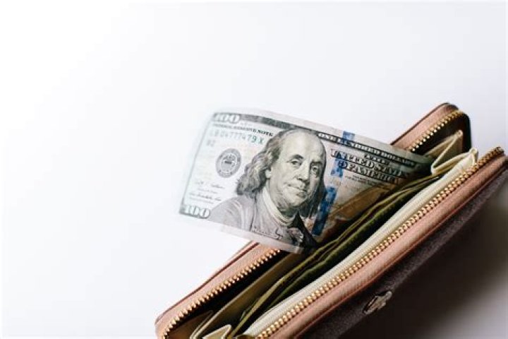 
How Much Money Does Hallie Eisenberg Make? Latest Income Salary
