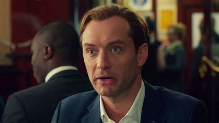 
How Much Money Does Jude Law Make? Latest Income Salary
