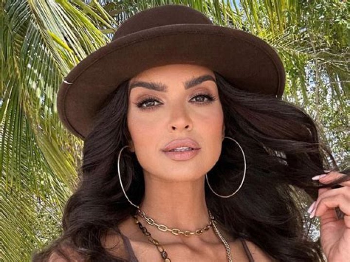 Klaudia El Dursi in Bathing Suit Says "Colombia, Thank You" — Celebwell