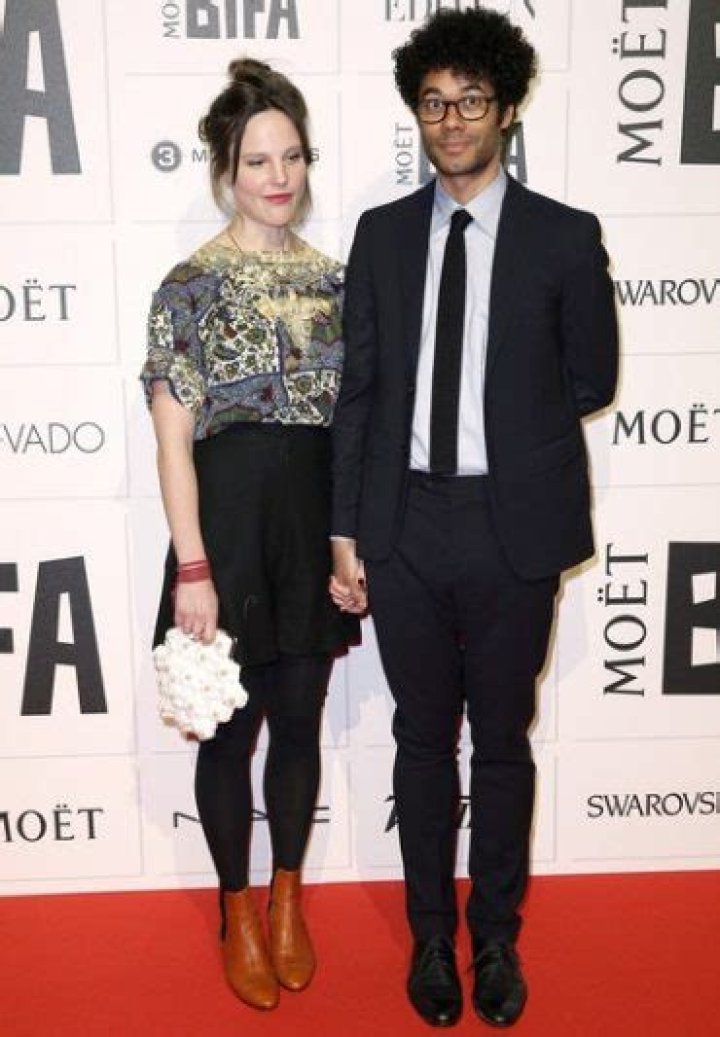 Richard Ayoade Height Weight Body Measurements Shoe Size Facts Bio